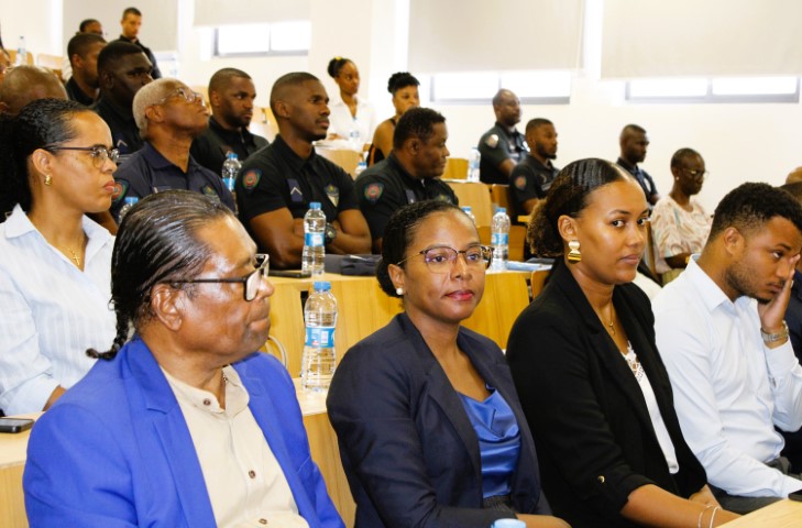   esteAM.G 3183 (1) (Pequeno)